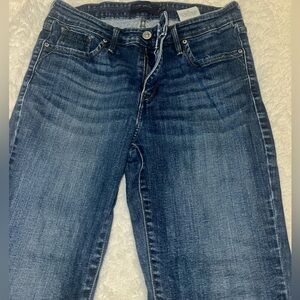 Size 8 Levi Jean Capris. MUST BE BUNDLED